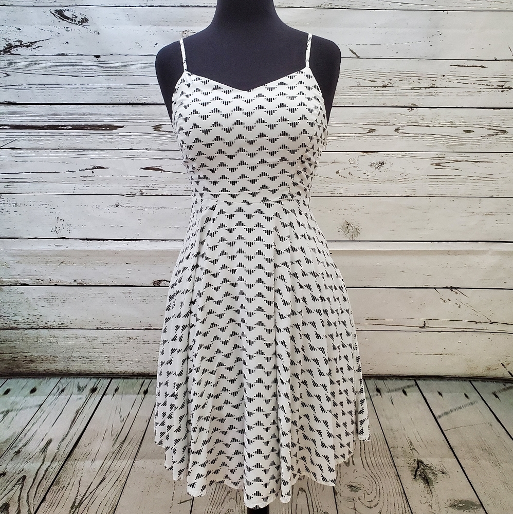 Old Navy black and white dress
